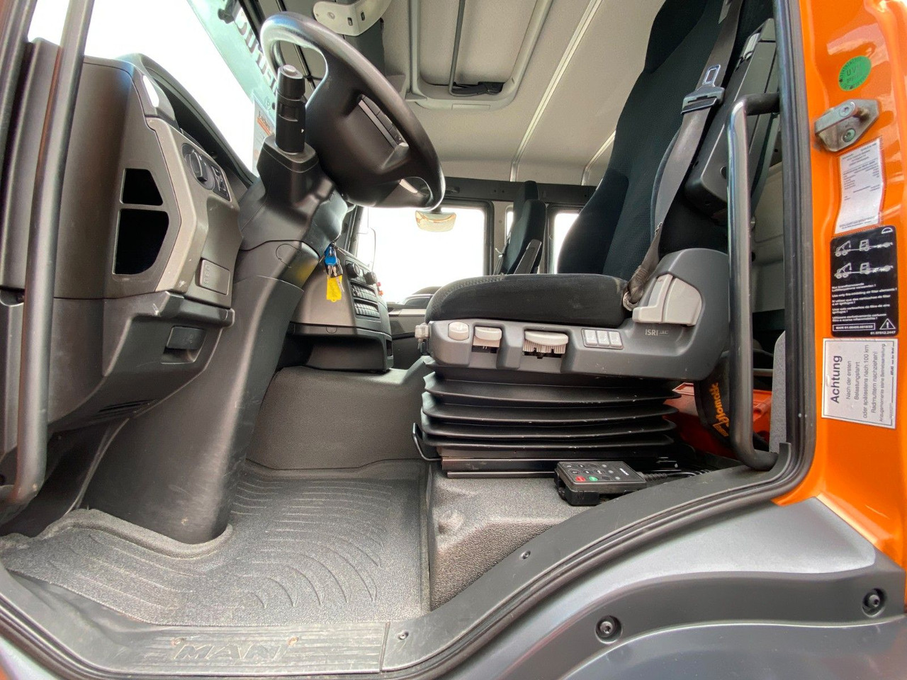 Vrachtwagen met open laadbak MAN TGM 15.290 DOKA|Atlas AK 75,2*Funk*4x Sitze*Navi