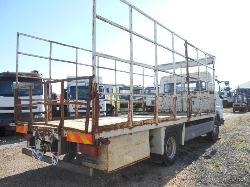 Vrachtwagen met open laadbak Mercedes Atego 815
