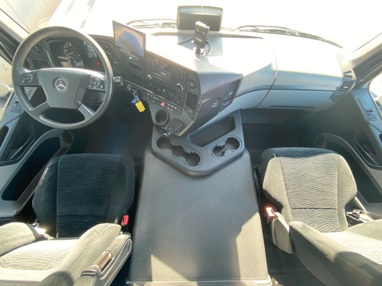 Vrachtwagen met open laadbak Mercedes-Benz Antos 2533 6x2 | X-HIDUO 188/ES-3*AHK*5+6.Kreis