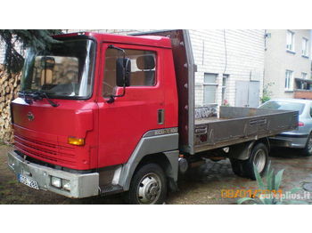 NISSAN ECO T100
 - Vrachtwagen met open laadbak