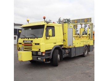 Vrachtwagen met open laadbak Scania P93ML 250