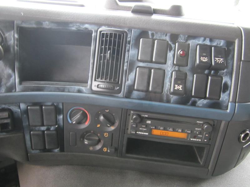 Vrachtwagen met open laadbak Volvo FM 360