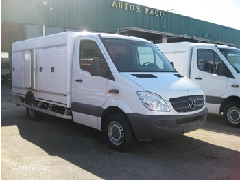 Mercedes-Benz  - Zelfrijdende verkoopwagen