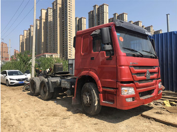 Vrachtwagen met open laadbak voor het vervoer van zwaar materieel howo HOWO 371 Tractor: afbeelding 1
