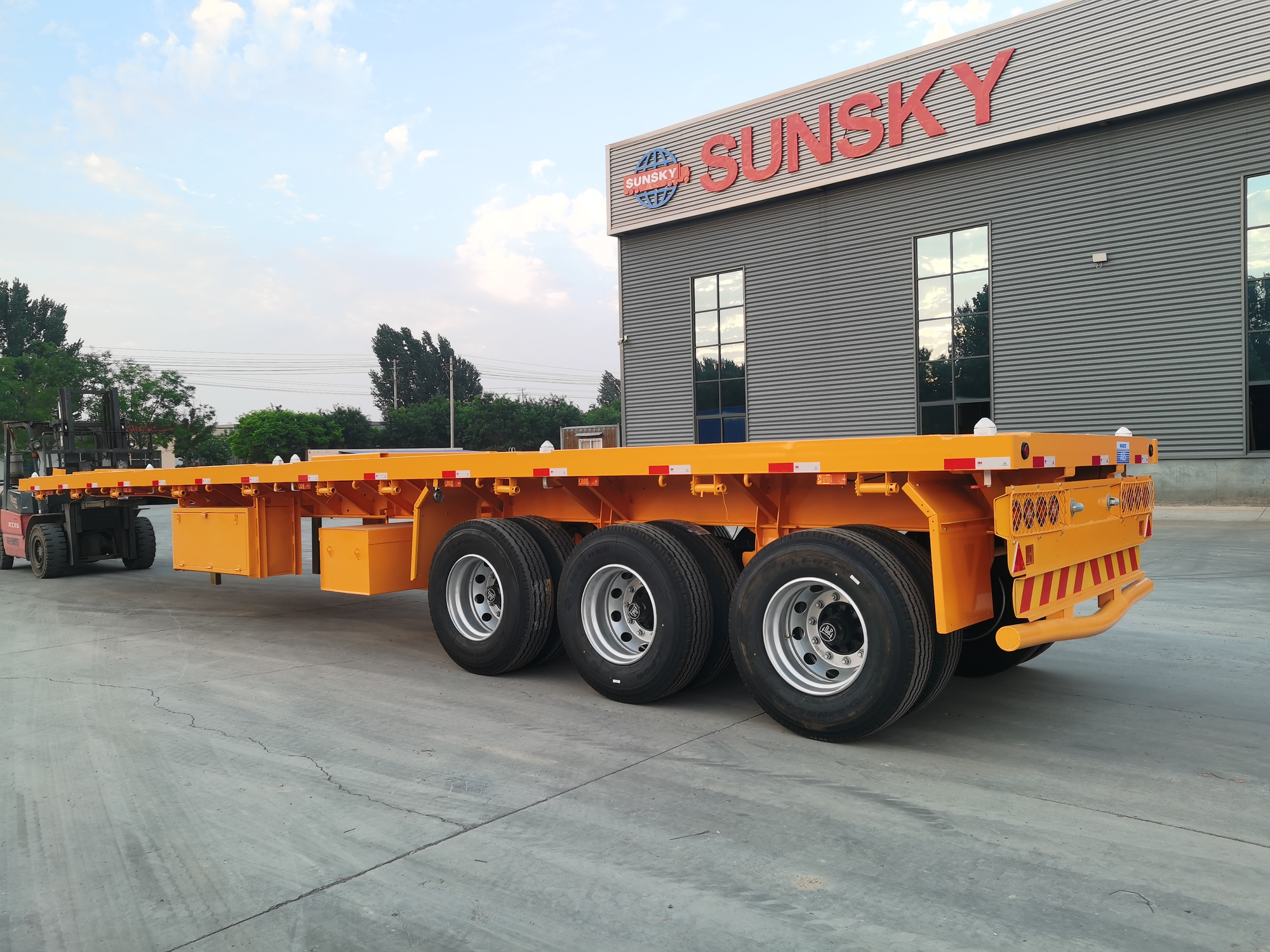 Xiamen Sunsky Vehicle Co.,Ltd - Trekkers - 6x4 undefined: afbeelding 4
