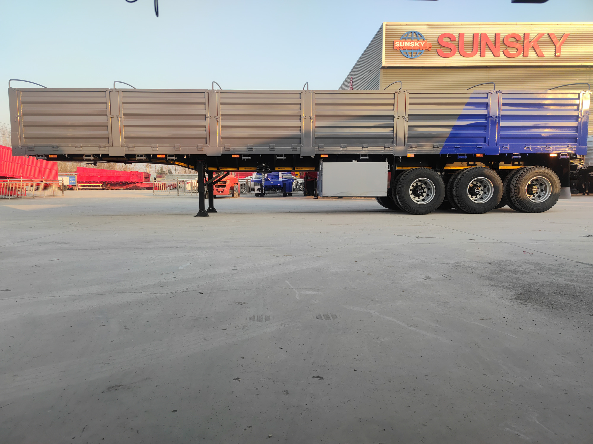 Xiamen Sunsky Vehicle Co.,Ltd - Trekkers - 6x4 undefined: afbeelding 1