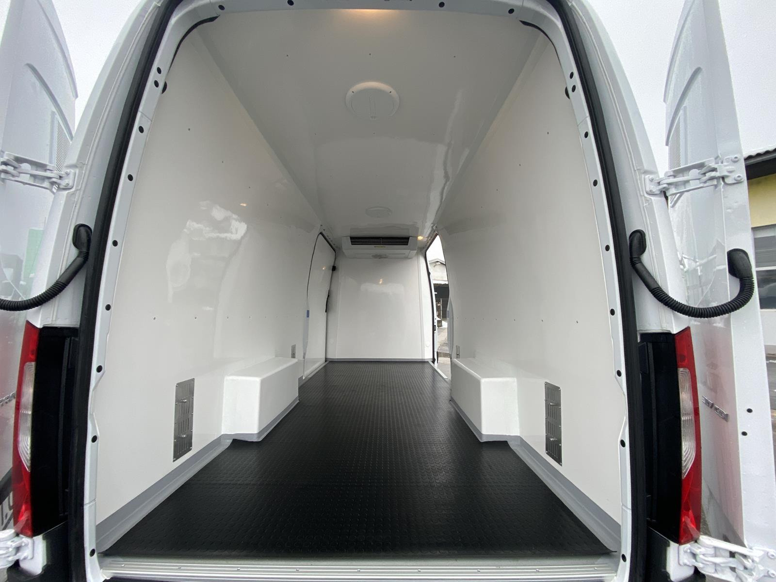 RINZ ROS d.o.o. (GmbH) - Bedrijfswagens undefined: afbeelding 13