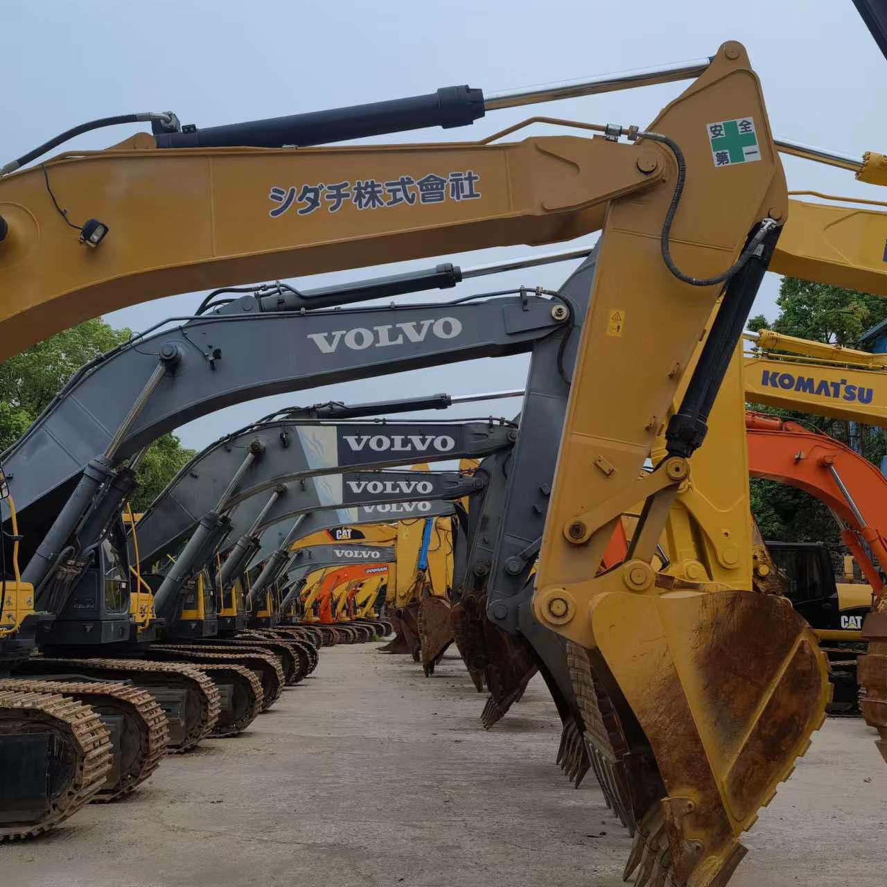 Qingdao Higher Weight Trade Co. LTD - Vrachtwagens SINOTRUK - Jaar: 2022, Euro 3 undefined: afbeelding 7