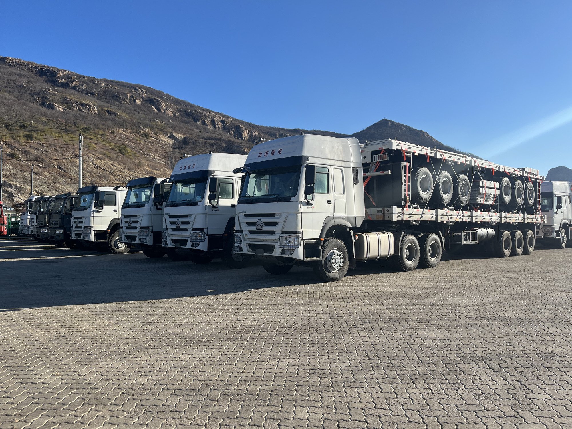 Qingdao Higher Weight Trade Co. LTD - Vrachtwagens SINOTRUK - Jaar: 2022, Euro 3 undefined: afbeelding 4