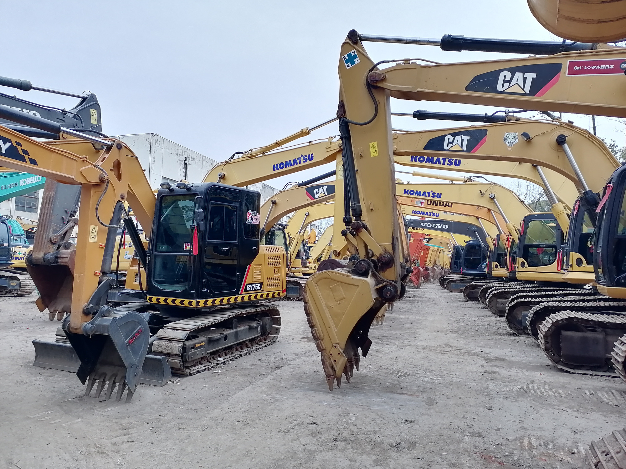 Qingdao Higher Weight Trade Co. LTD - Vrachtwagens SINOTRUK - Jaar: 2022, Euro 3 undefined: afbeelding 8