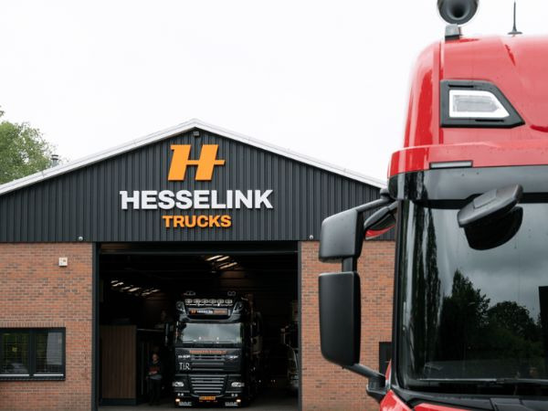 Hesselink Trucks B.V. - Bedrijfswagens IVECO - versnellingsbak: manuele, airconditioner undefined: afbeelding 1