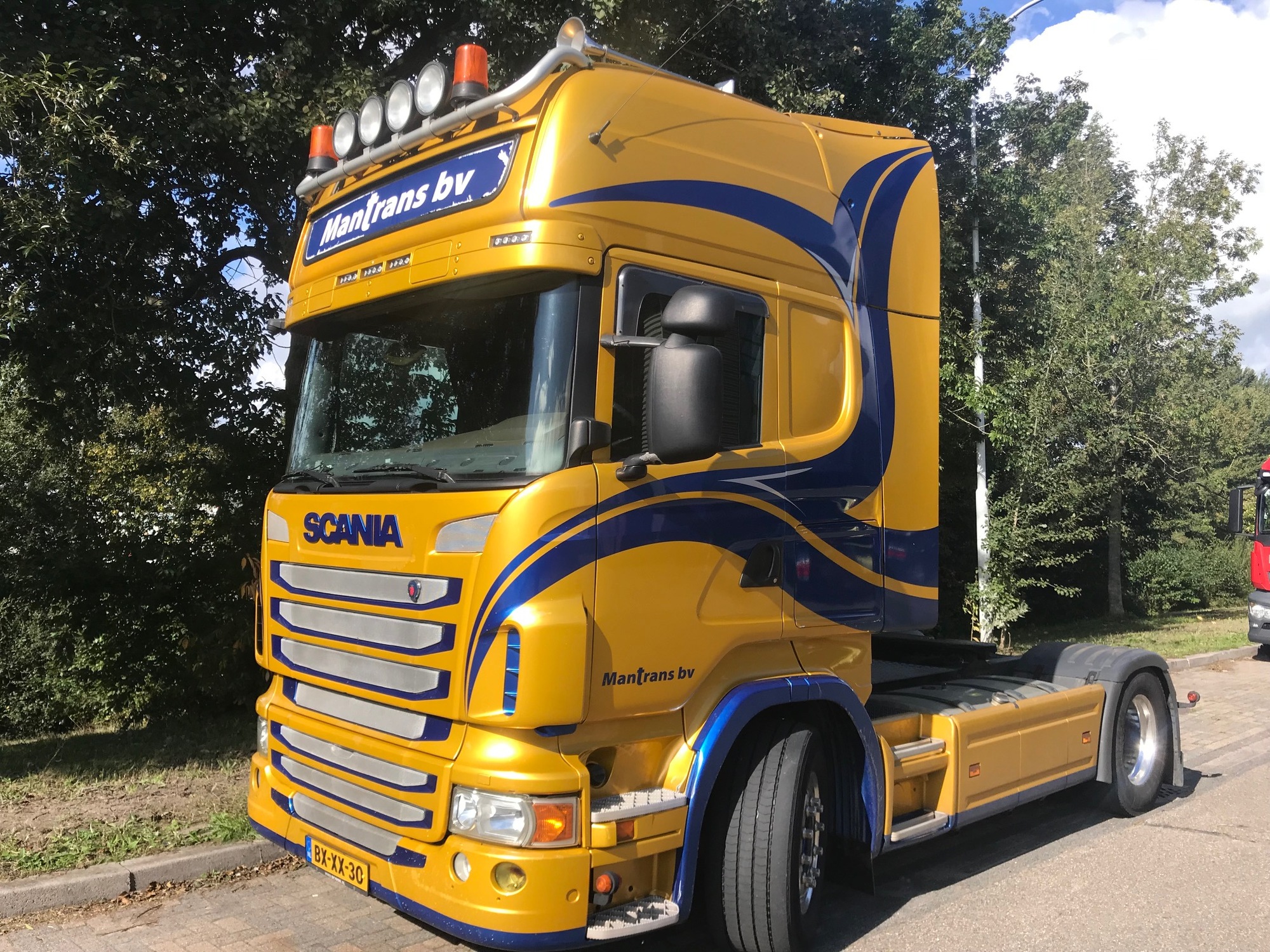 HE TRADING - Voertuigen te koop undefined: afbeelding 1