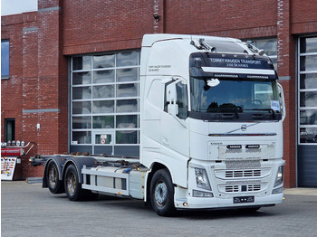 Containertransporter/ Wissellaadbak vrachtwagen VOLVO FH13 500