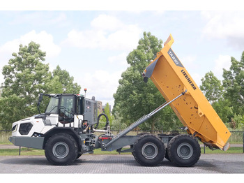Kiepwagen met knikbesturing LIEBHERR
