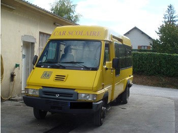 Bus RENAULT: afbeelding 1