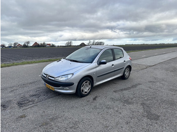 Personenwagen PEUGEOT