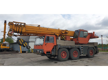 Mobiele kraan LIEBHERR LTM 1050/1