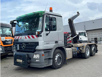 Vrachtwagen MERCEDES-BENZ Actros 2641