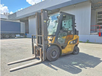 Diesel heftruck CATERPILLAR DP