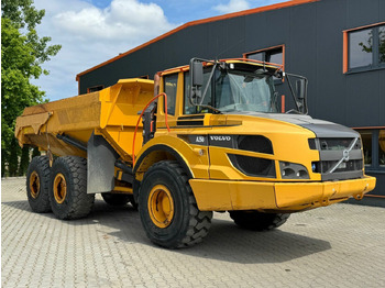Kipper vrachtwagen VOLVO