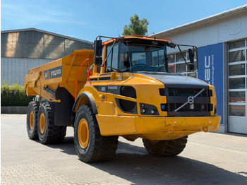 Kipper vrachtwagen VOLVO