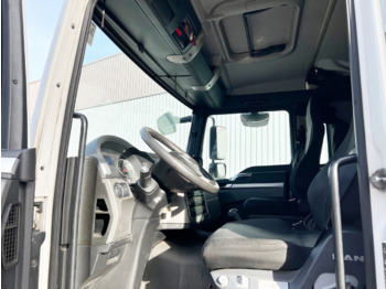 Bakwagen MAN TGL 12.220 4X2 BL TGL 12.220 4X2 BL mit Dhollandia LBW: afbeelding 2