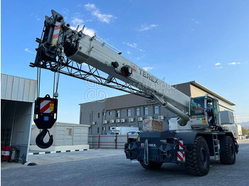 Ruwterreinkraan TEREX