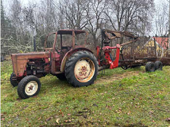 Tractor INTERNATIONAL