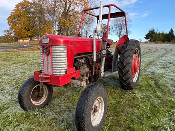 Tractor MASSEY FERGUSON