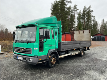 Vrachtwagen VOLVO FL 180