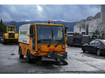 Veegwagen BUCHER