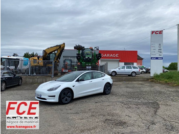 Personenwagen TESLA