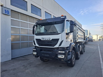 Kipper vrachtwagen IVECO Trakker