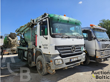 Kleine betonpomp MERCEDES-BENZ Actros 4141