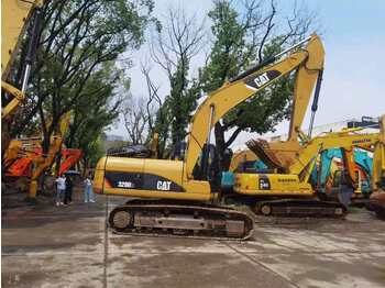 Rupsgraafmachine CATERPILLAR 320D2