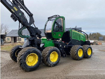 Harvester JOHN DEERE