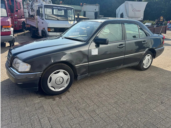 Sedan MERCEDES-BENZ