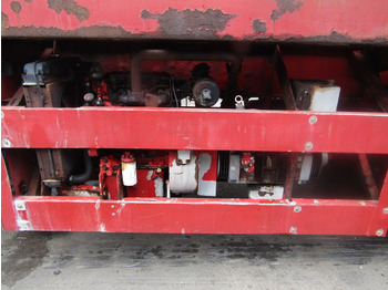 Tankoplegger VACUUM TANKER TRAILER TRI AXLE 1996 STEEL TANK FITTED WITH 3CYL PERKINS DONKEY ENGINE: afbeelding 2 Tankoplegger VACUUM TANKER TRAILER TRI AXLE 1996 STEEL TANK FITTED WITH 3CYL PERKINS DONKEY ENGINE: afbeelding 2