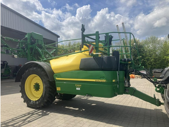 Getrokken veldspuit JOHN DEERE