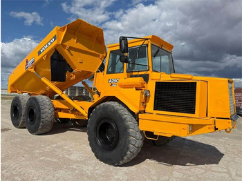 Kiepwagen met knikbesturing VOLVO A25C