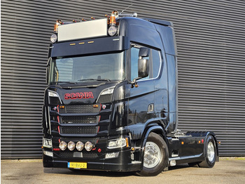 Trekker SCANIA S 580