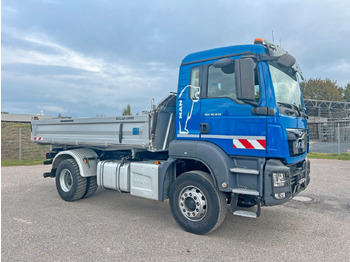 Kipper vrachtwagen MAN