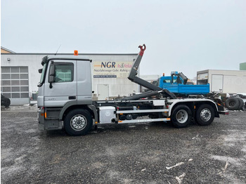 Haakarmsysteem vrachtwagen MERCEDES-BENZ