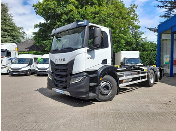 Haakarmsysteem vrachtwagen IVECO