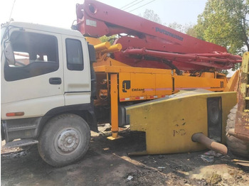 Betonpomp Isuzu Putzmeister on chassis: afbeelding 4