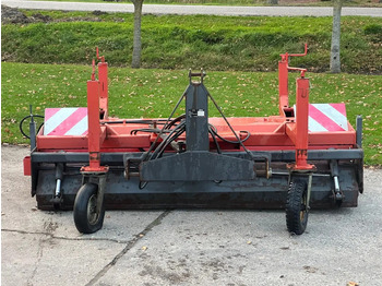 Tractor Hekamp Veegmachine met opvangbak Hydraulisch borstel: afbeelding 2 Tractor Hekamp Veegmachine met opvangbak Hydraulisch borstel: afbeelding 2