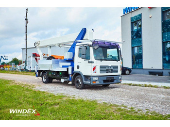 Vrachtwagen hoogwerker