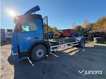 Containertransporter/ Wissellaadbak vrachtwagen VOLVO FM7