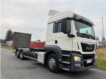 Containertransporter/ Wissellaadbak vrachtwagen MAN TGS 26-500 6x2-4 LL: afbeelding 2