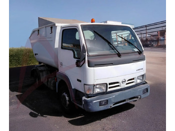 Vrachtwagen NISSAN